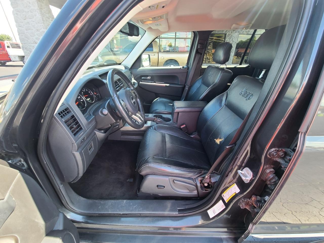 Jeep Liberty Limited 4WD 2011