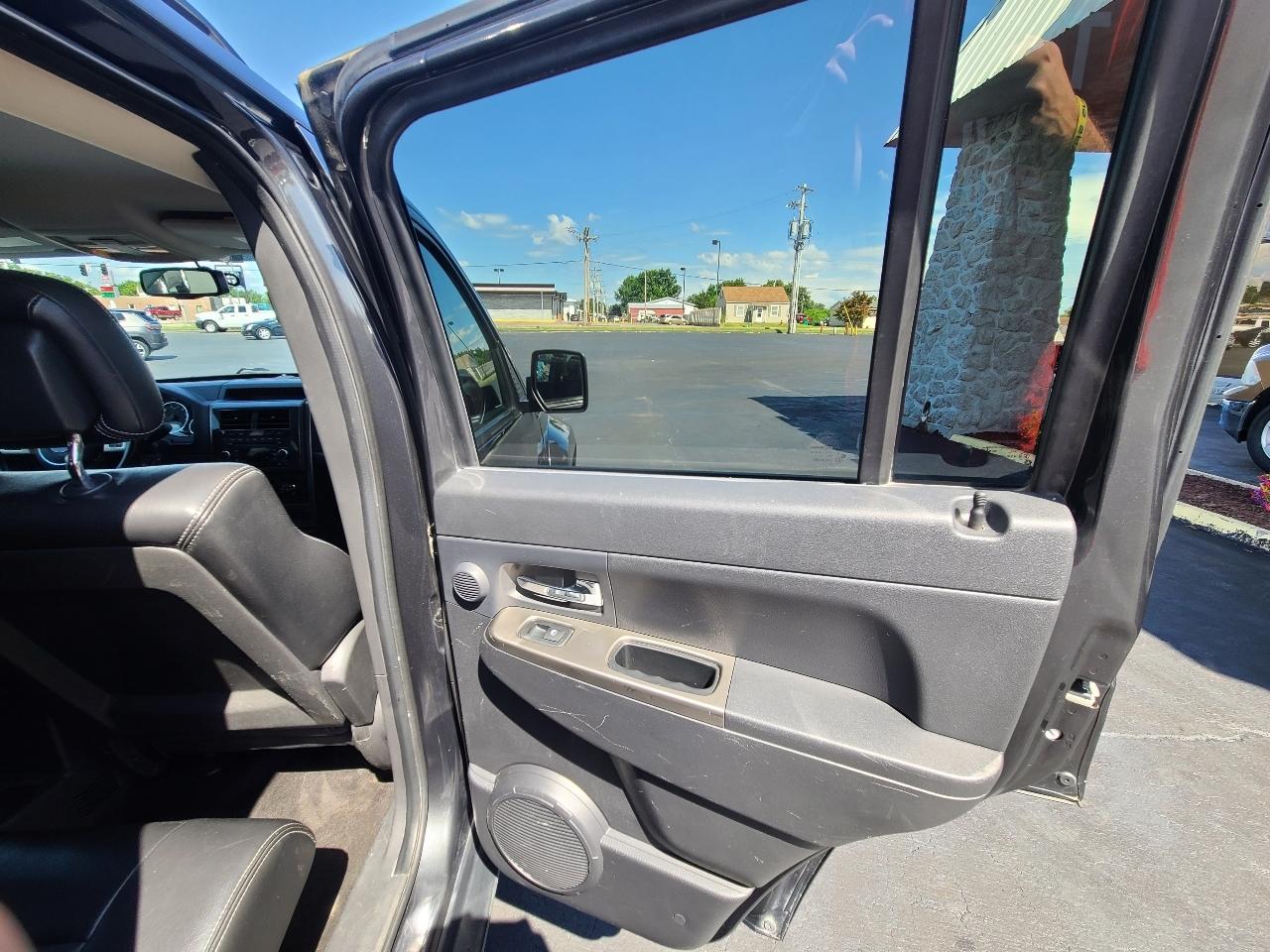 Jeep Liberty Limited 4WD 2011