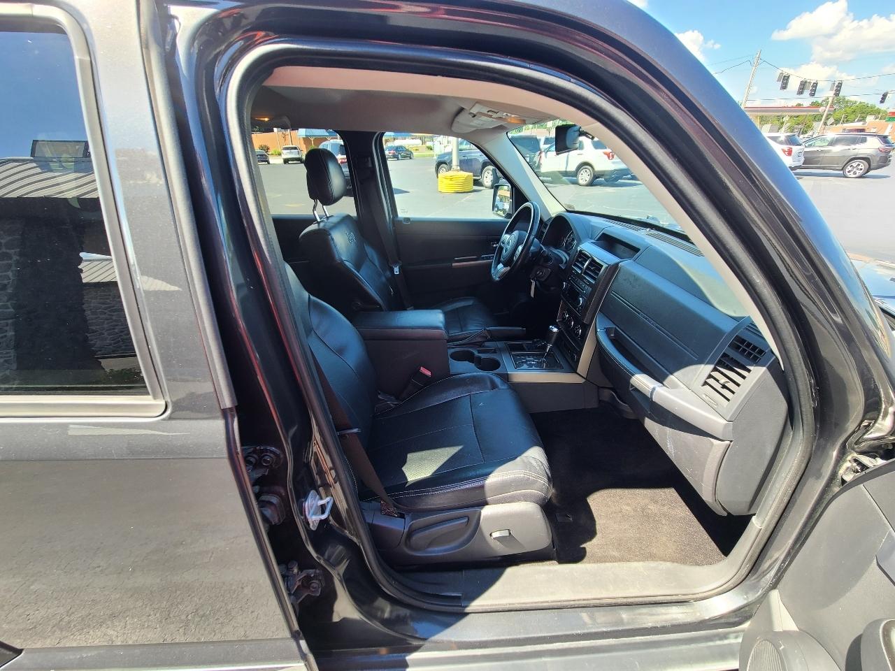 Jeep Liberty Limited 4WD 2011