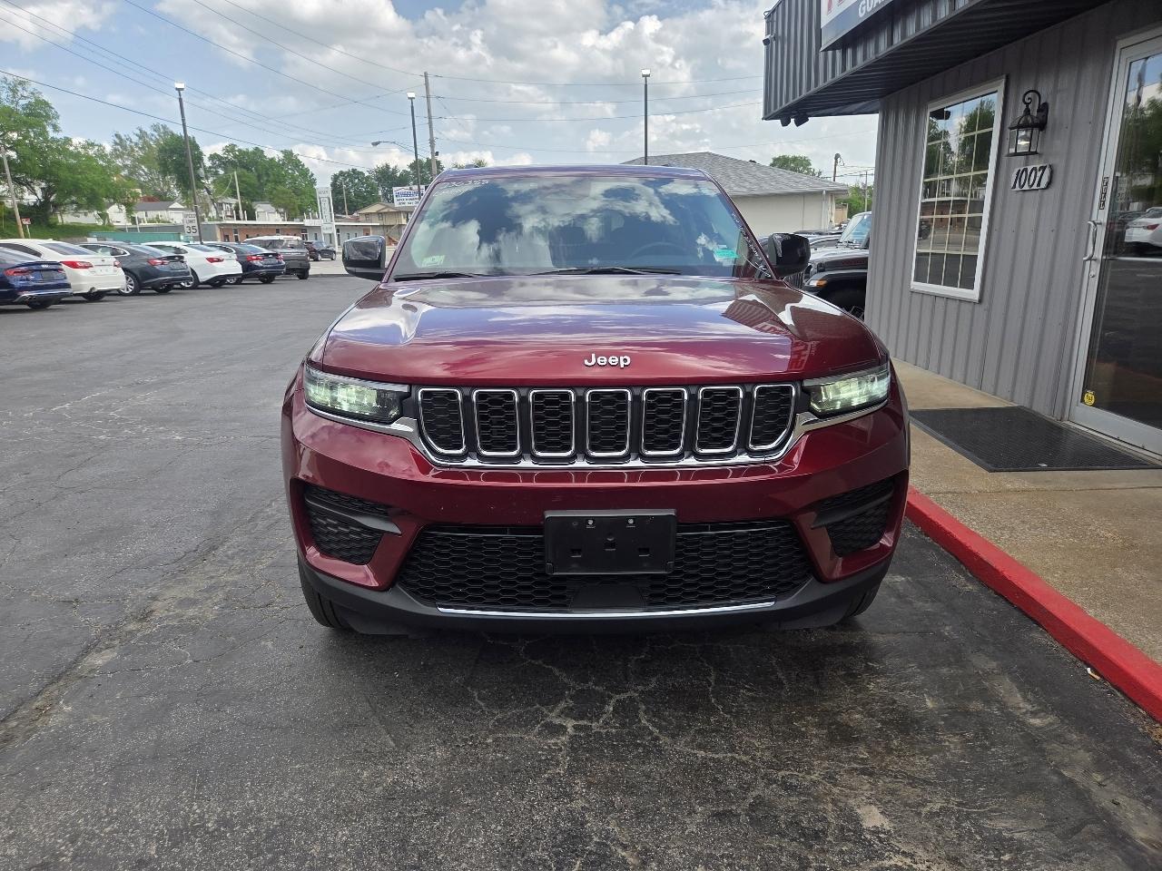 Jeep Grand Cherokee Laredo 4WD 2023