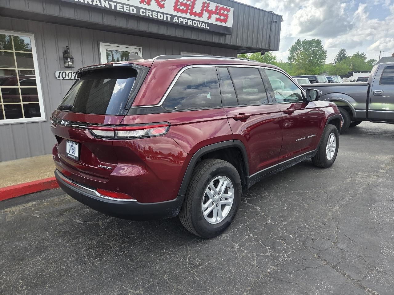 Jeep Grand Cherokee Laredo 4WD 2023