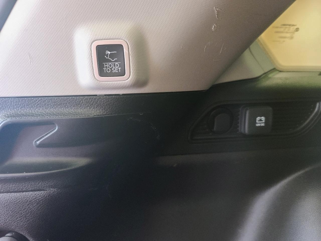 Jeep Grand Cherokee Laredo 4WD 2023
