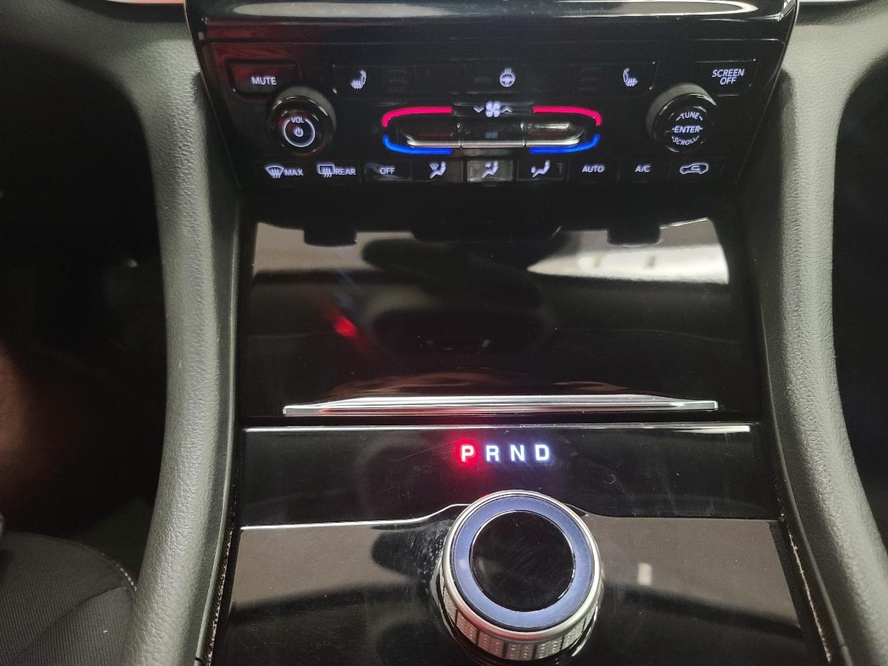 Jeep Grand Cherokee Laredo 4WD 2023