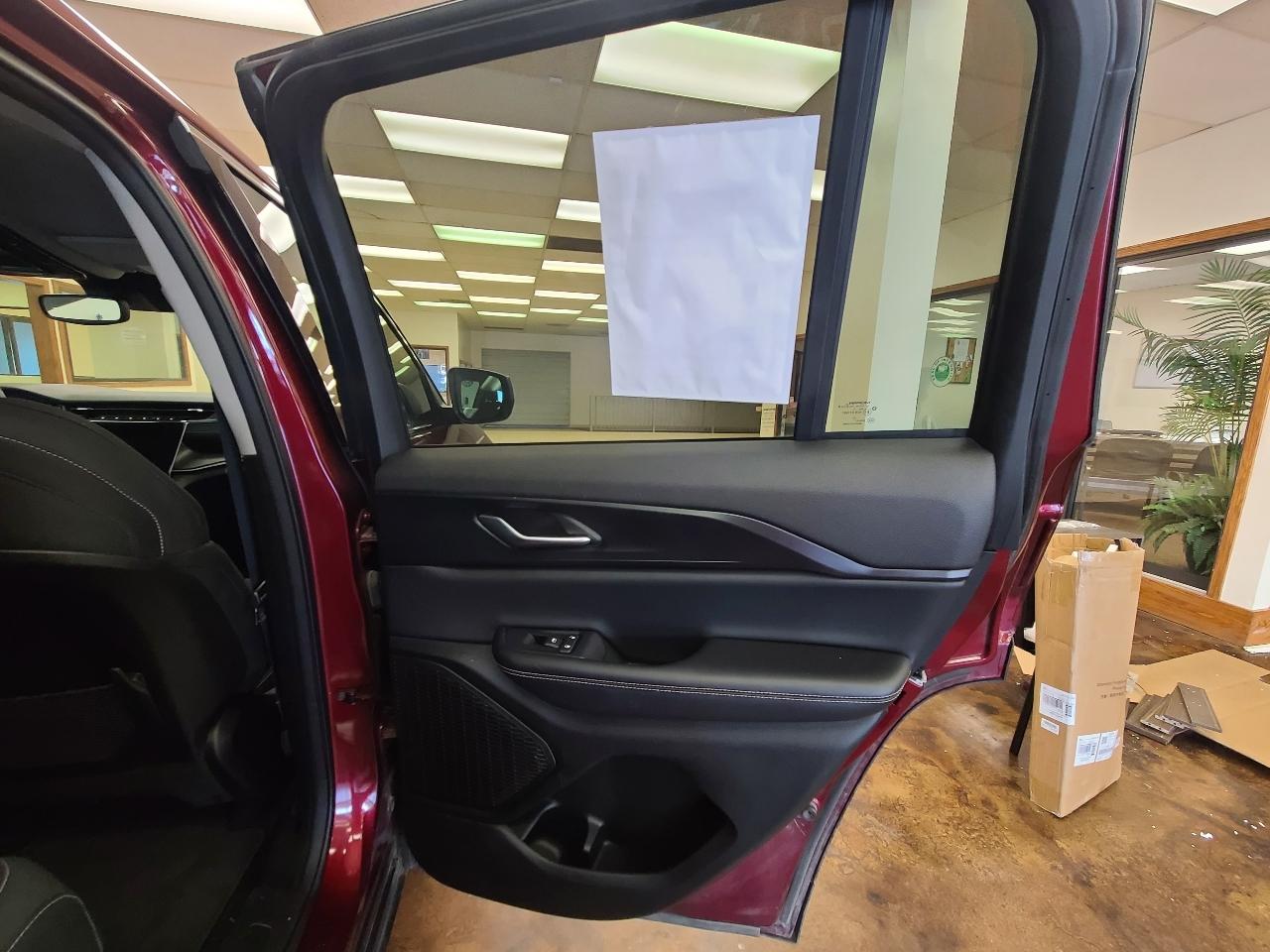 Jeep Grand Cherokee Laredo 4WD 2023