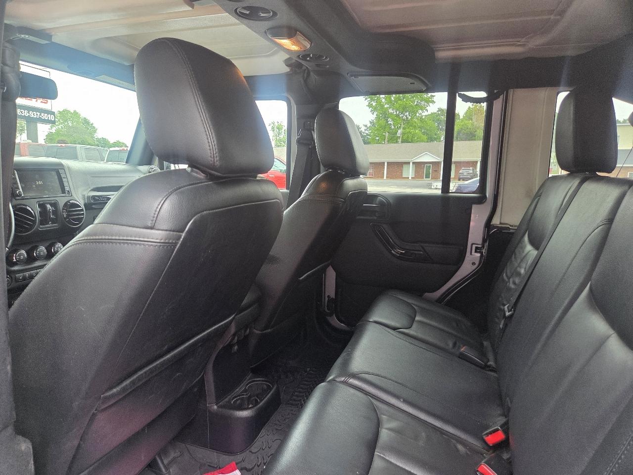 Jeep Wrangler Unlimited Sahara 4WD 2015