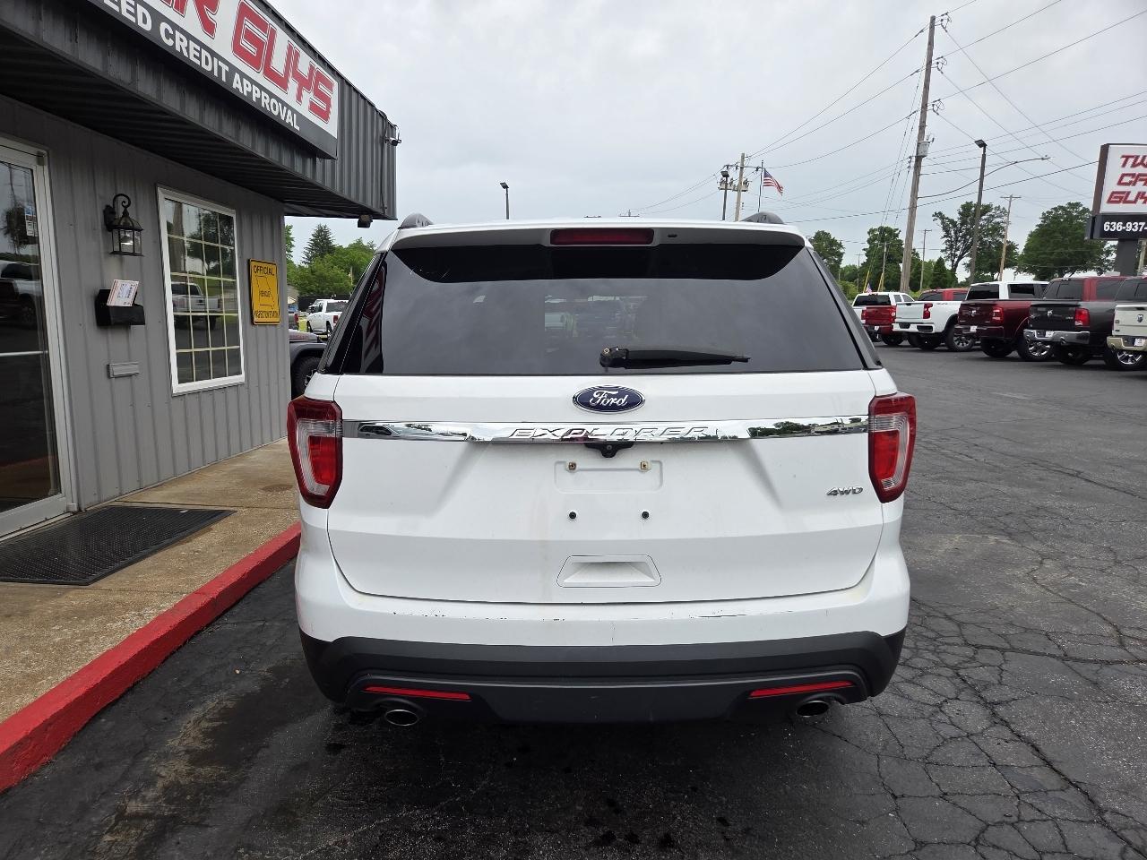 Ford Explorer Base 4WD 2017