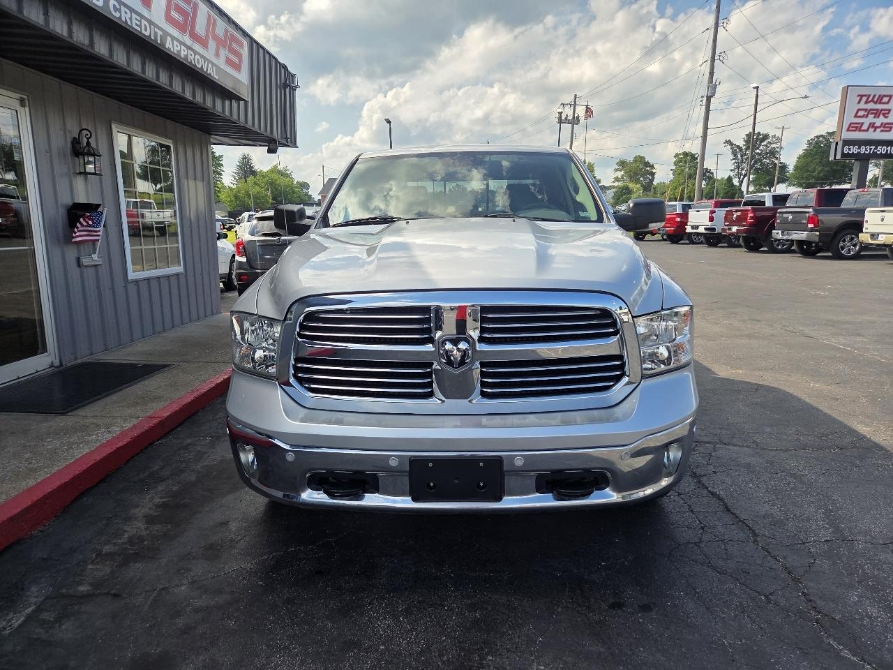 RAM 1500 SLT Crew Cab SWB 4WD 2016