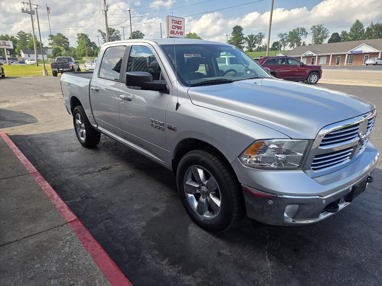 RAM 1500 SLT Crew Cab SWB 4WD 2016