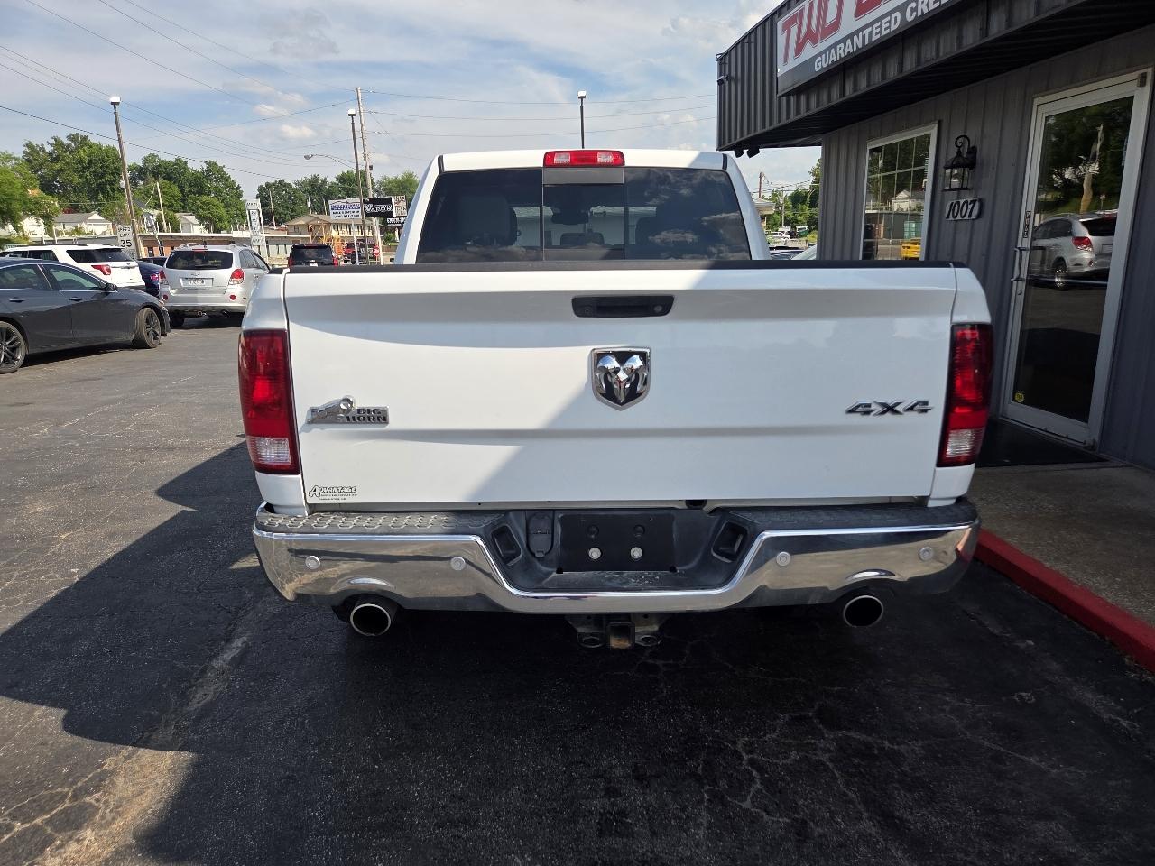 RAM 1500 SLT Crew Cab SWB 4WD 2017