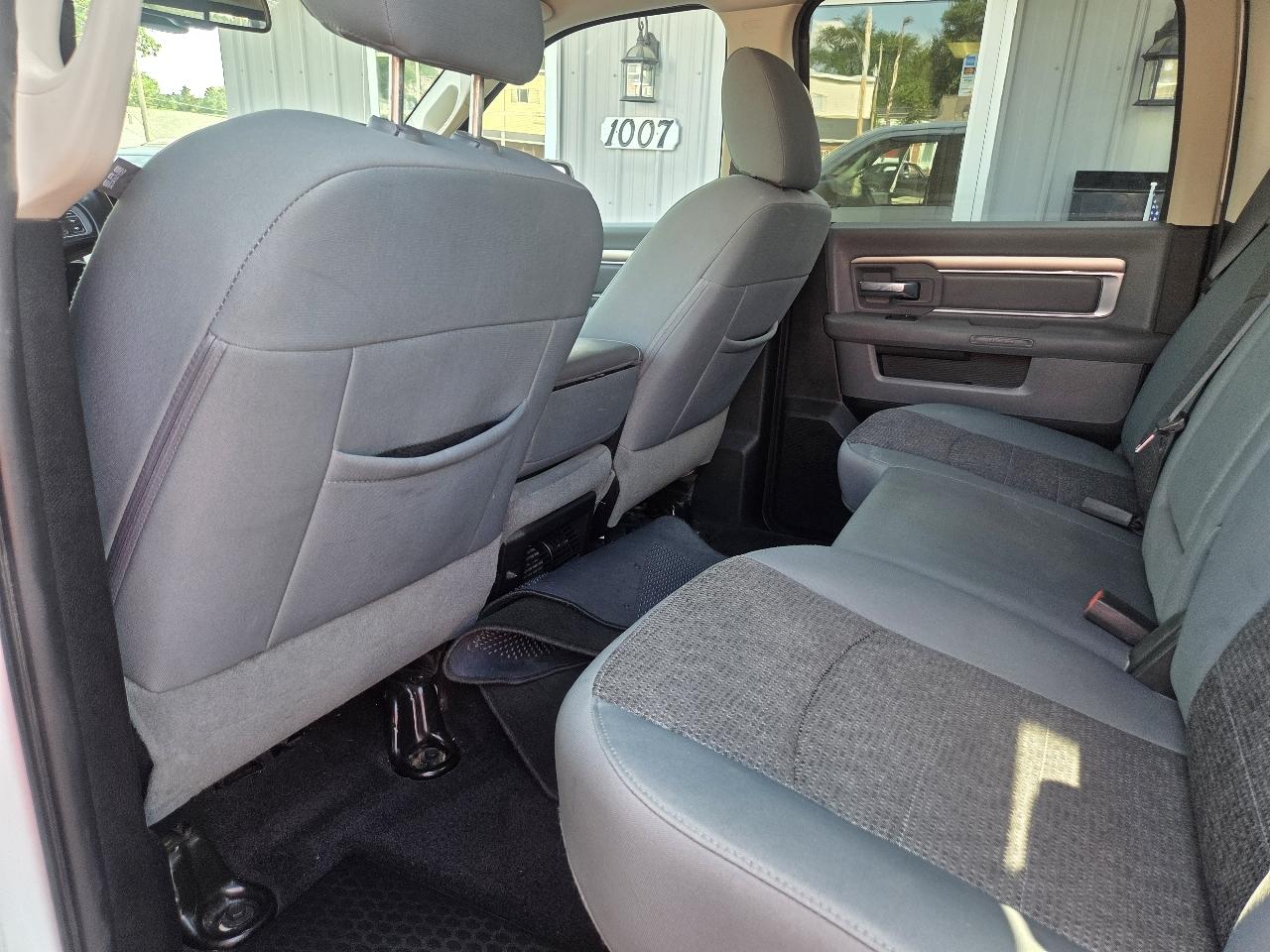 RAM 1500 SLT Crew Cab SWB 4WD 2017