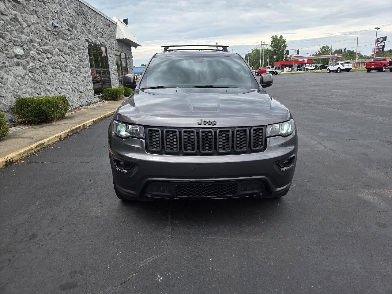 Jeep Grand Cherokee Laredo 4WD 2019
