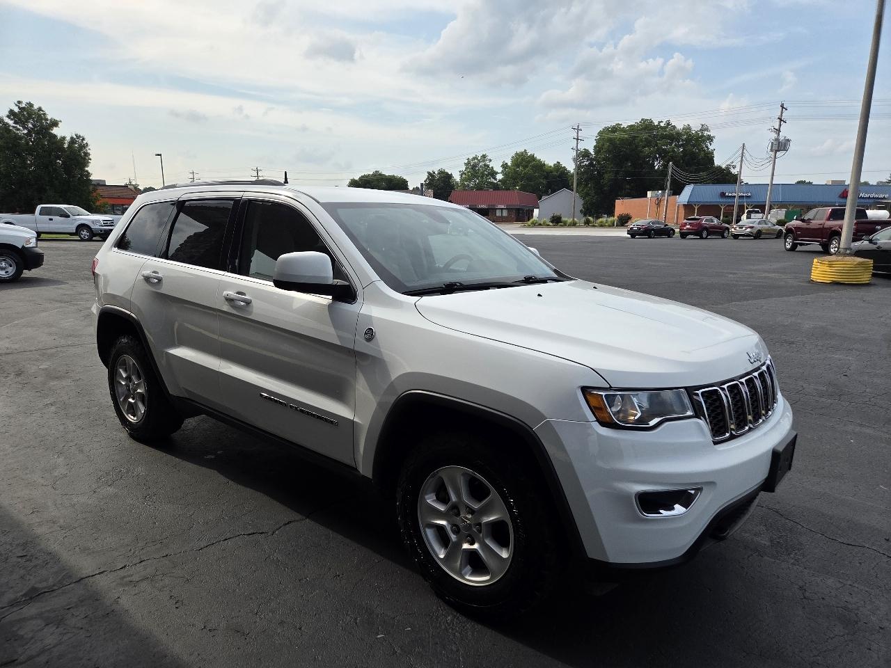 Jeep Grand Cherokee Laredo 4WD 2017