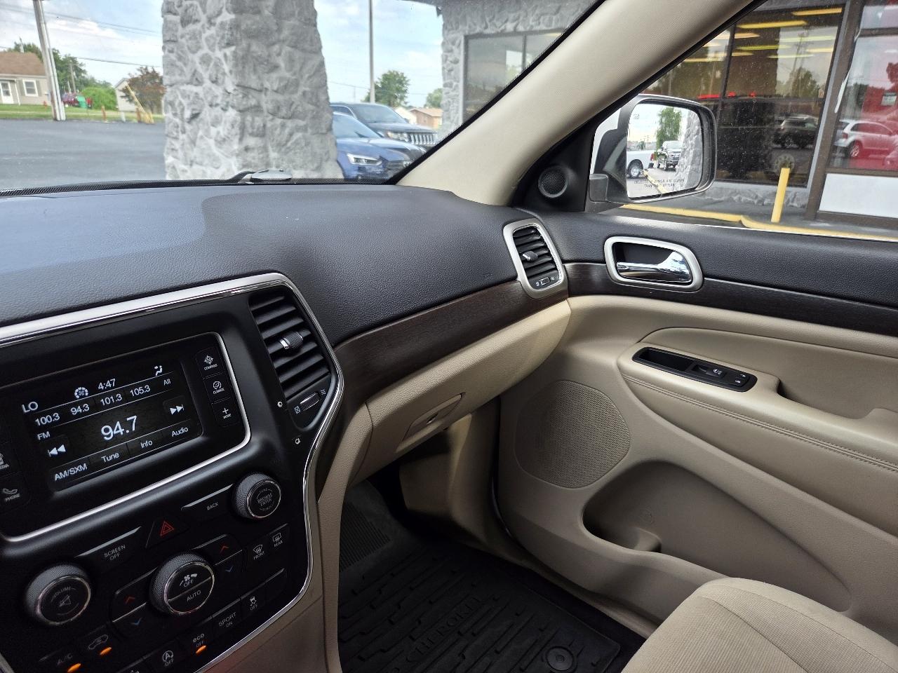Jeep Grand Cherokee Laredo 4WD 2017
