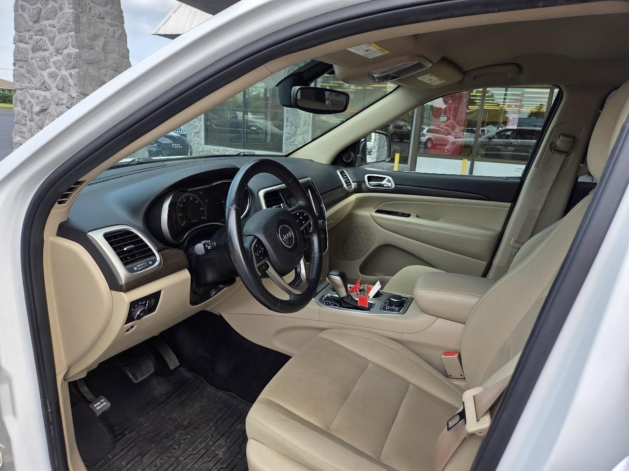 Jeep Grand Cherokee Laredo 4WD 2017