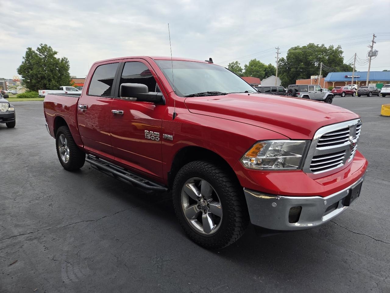 RAM 1500 SLT Crew Cab SWB 4WD 2017
