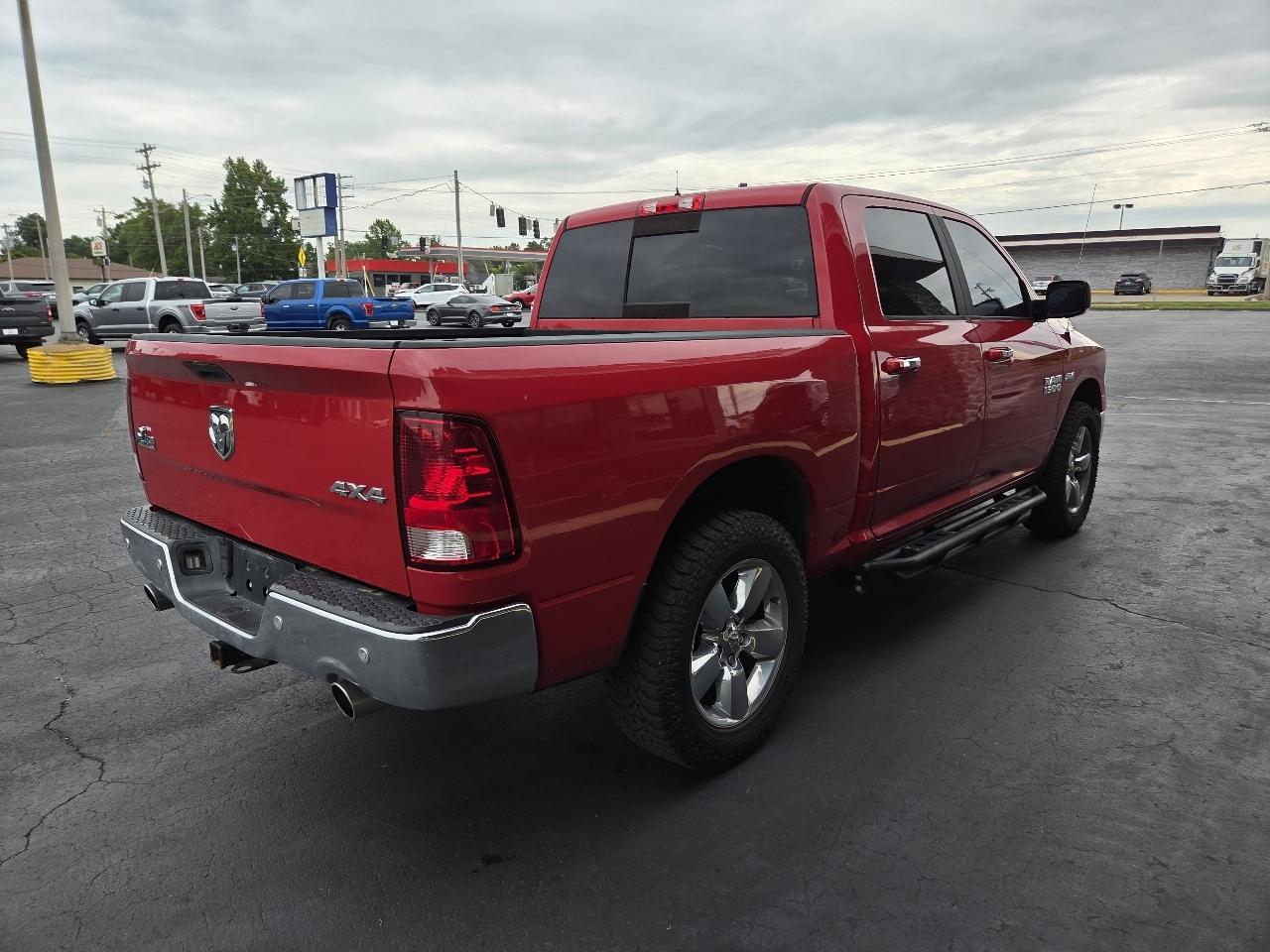 RAM 1500 SLT Crew Cab SWB 4WD 2017