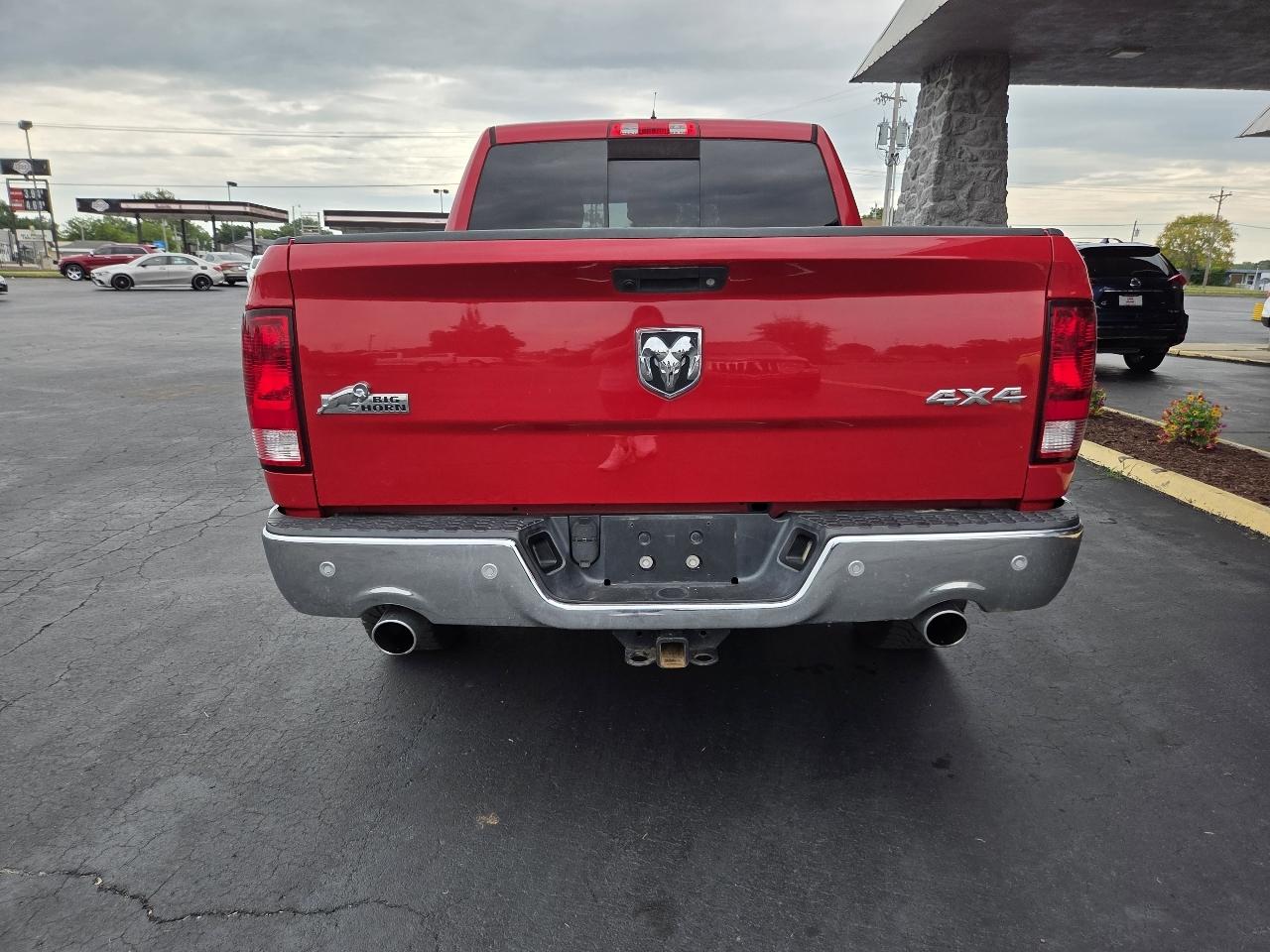 RAM 1500 SLT Crew Cab SWB 4WD 2017