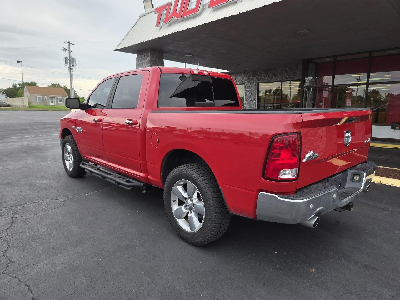RAM 1500 SLT Crew Cab SWB 4WD 2017