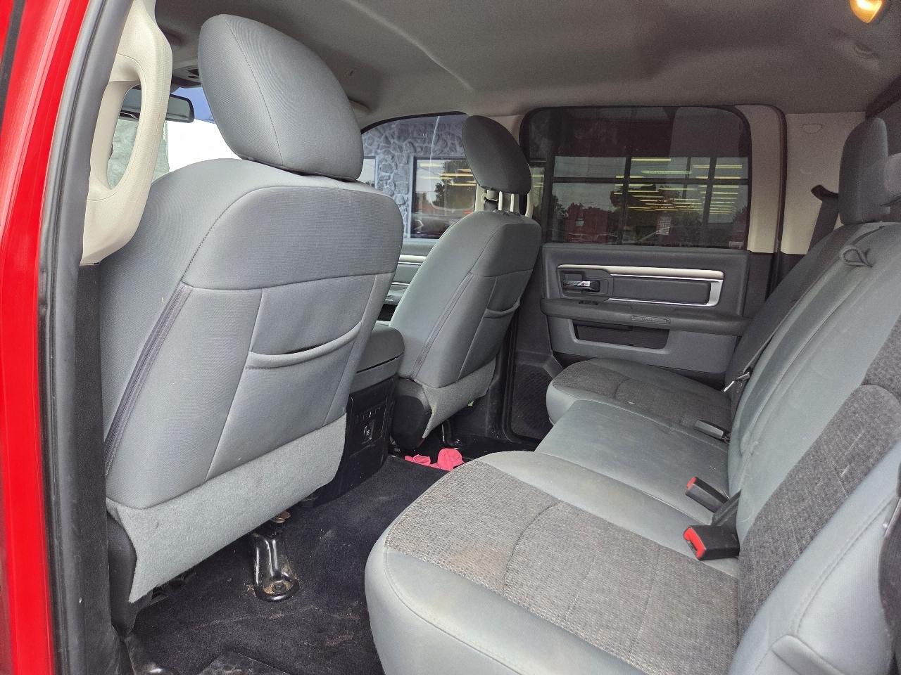 RAM 1500 SLT Crew Cab SWB 4WD 2017