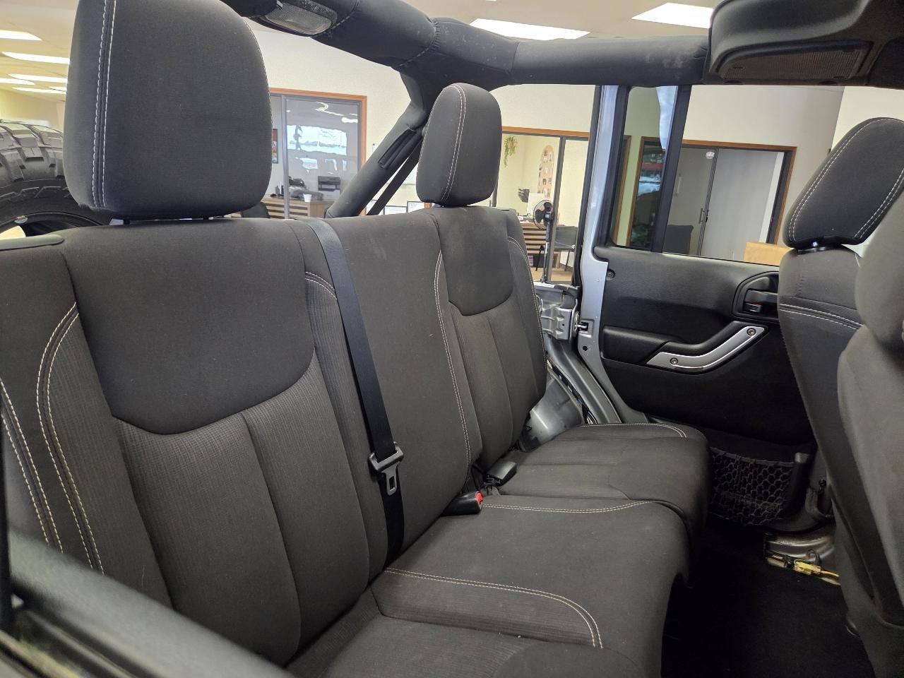 Jeep Wrangler Unlimited Sahara 4WD 2016