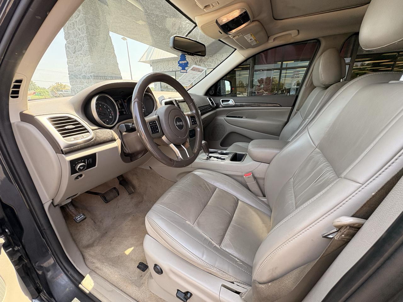 Jeep Grand Cherokee Laredo 4WD 2011