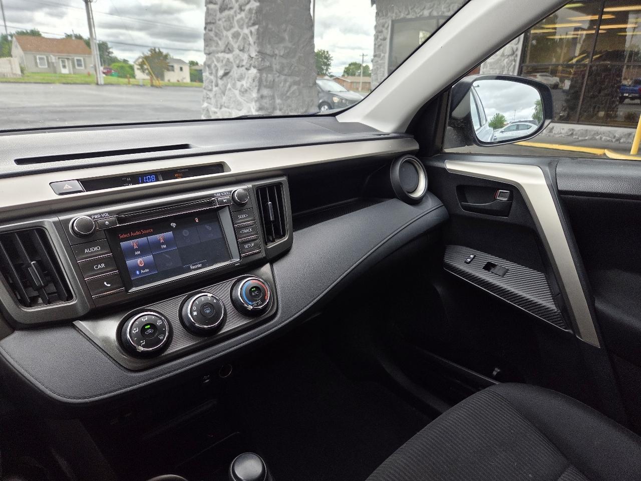 Toyota RAV4 LE AWD 2014