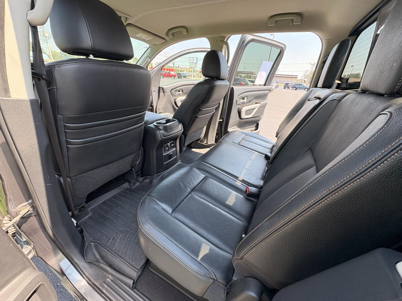 Nissan Titan PRO-4X Crew Cab 4WD 2018