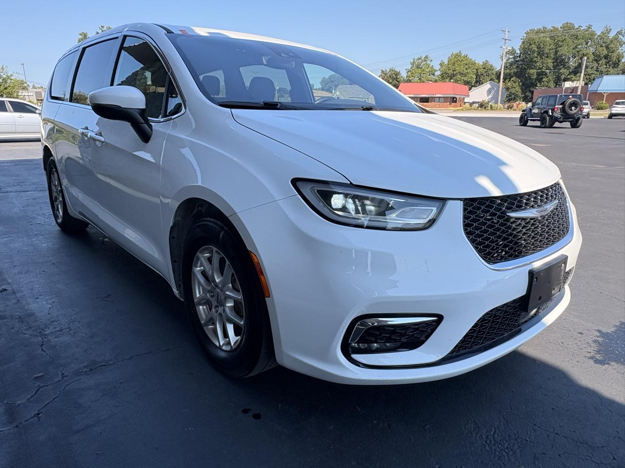 Chrysler Pacifica Touring 2023