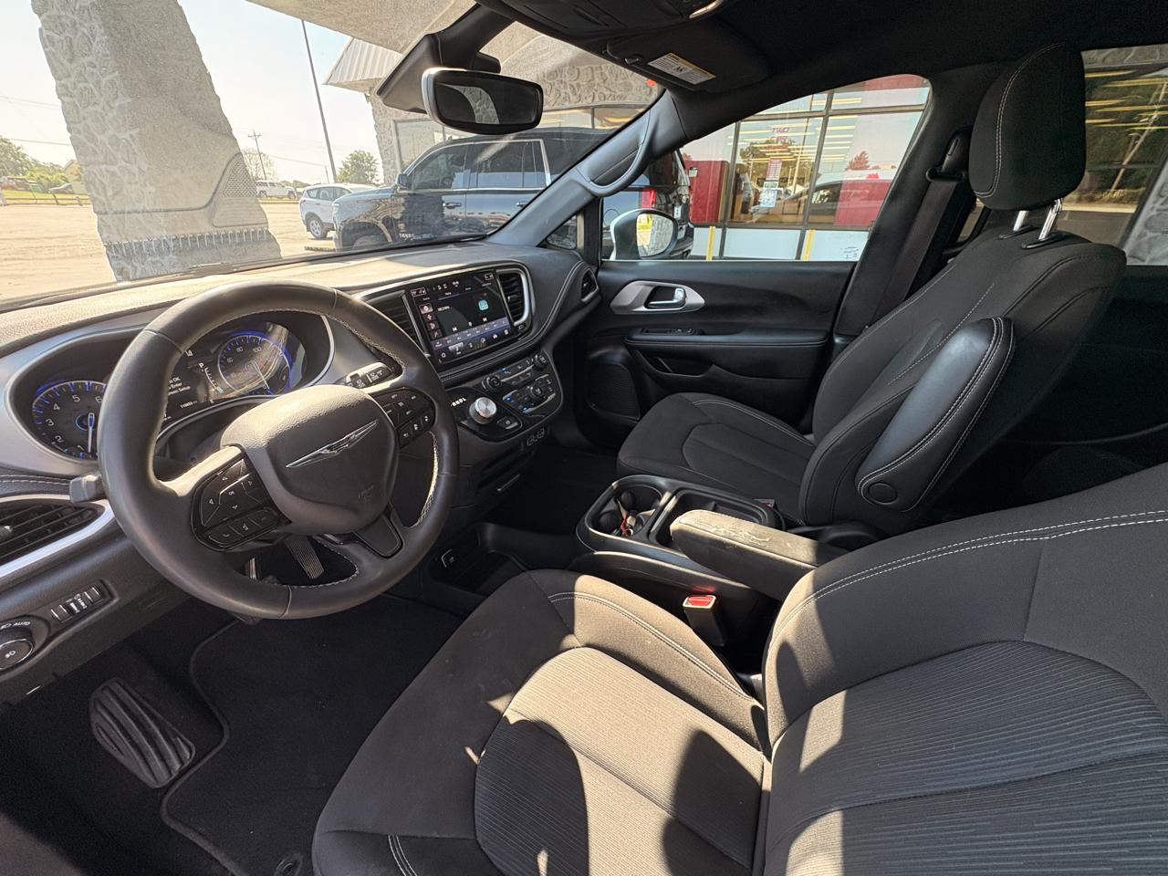 Chrysler Pacifica Touring 2023