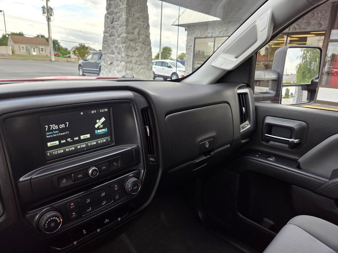 Chevrolet Silverado 1500 Custom Crew Cab 4WD 2018