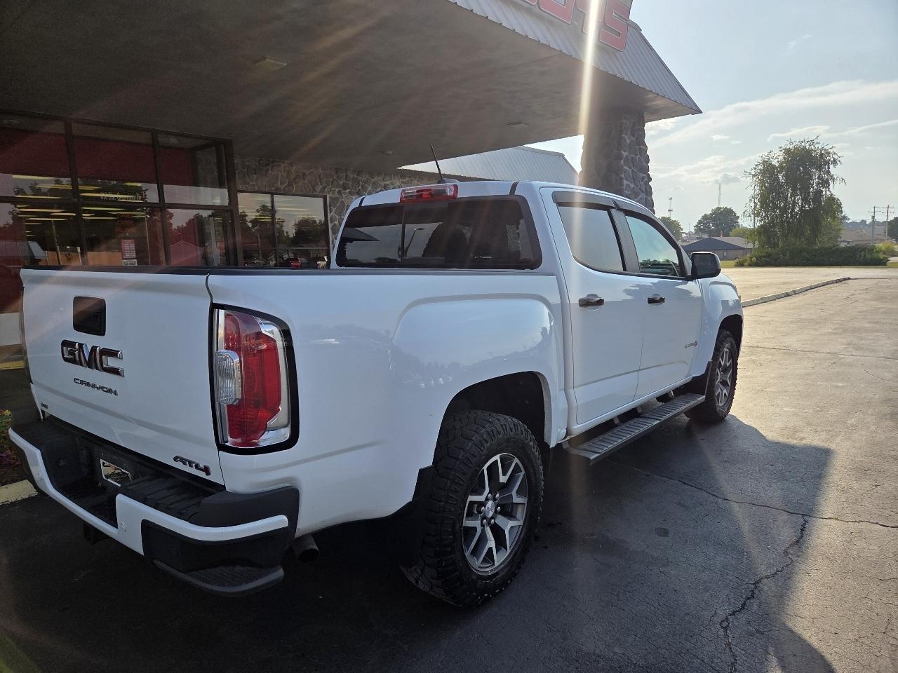 GMC Canyon AT4 Crew Cab w/Cloth 4WD 2022