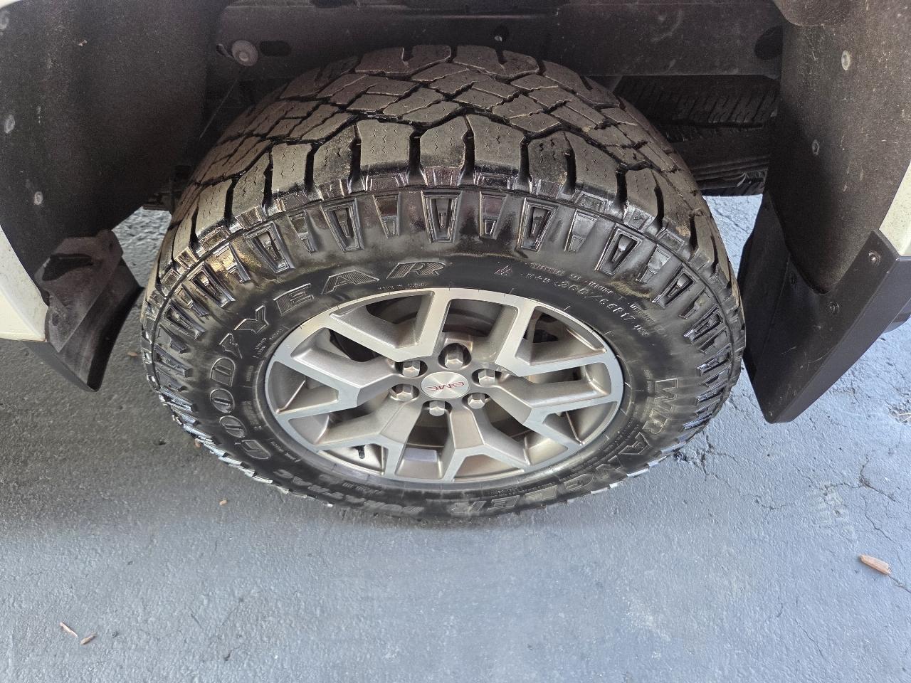 GMC Canyon AT4 Crew Cab w/Cloth 4WD 2022