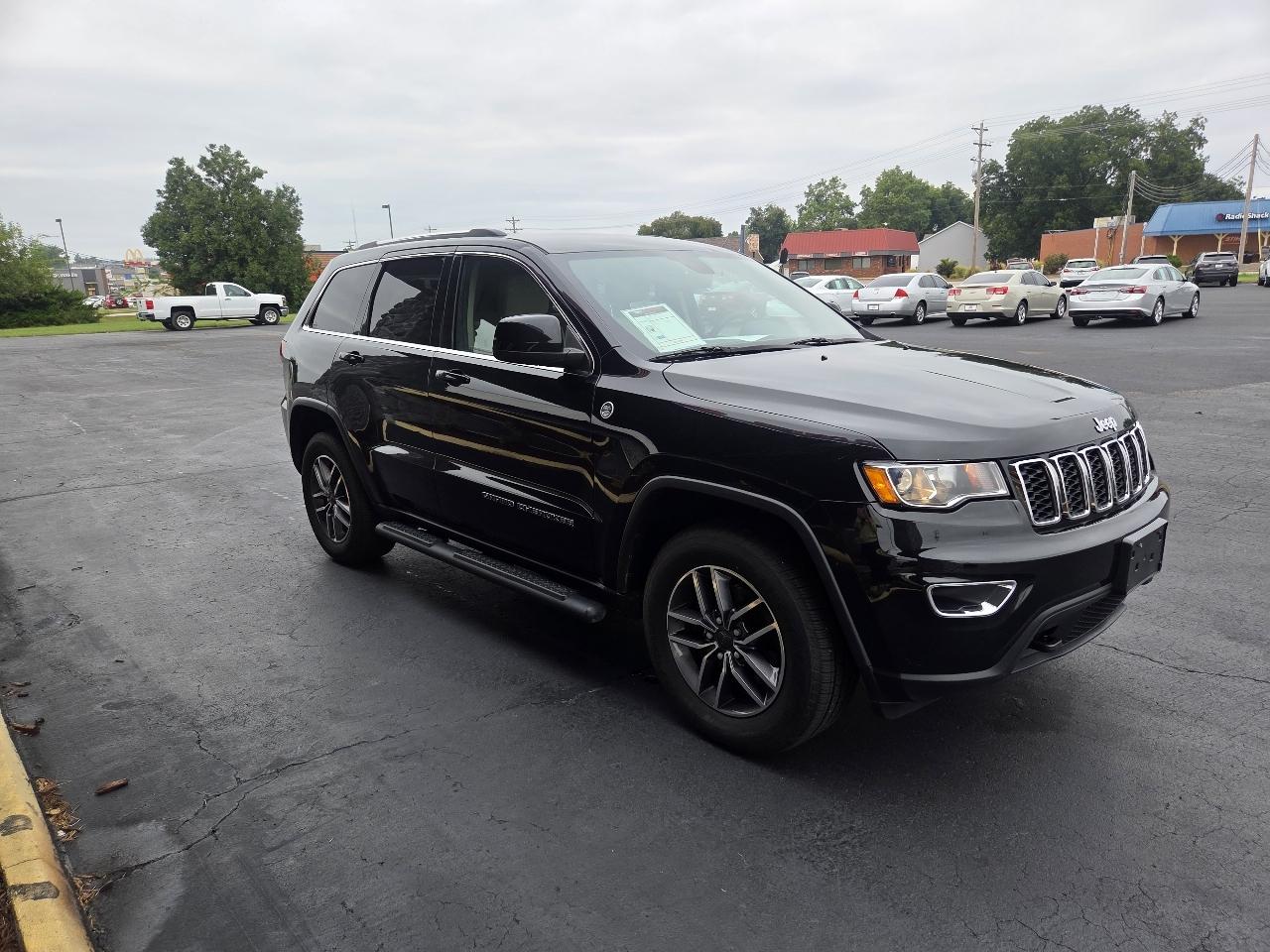 Jeep Grand Cherokee Laredo 4WD 2020