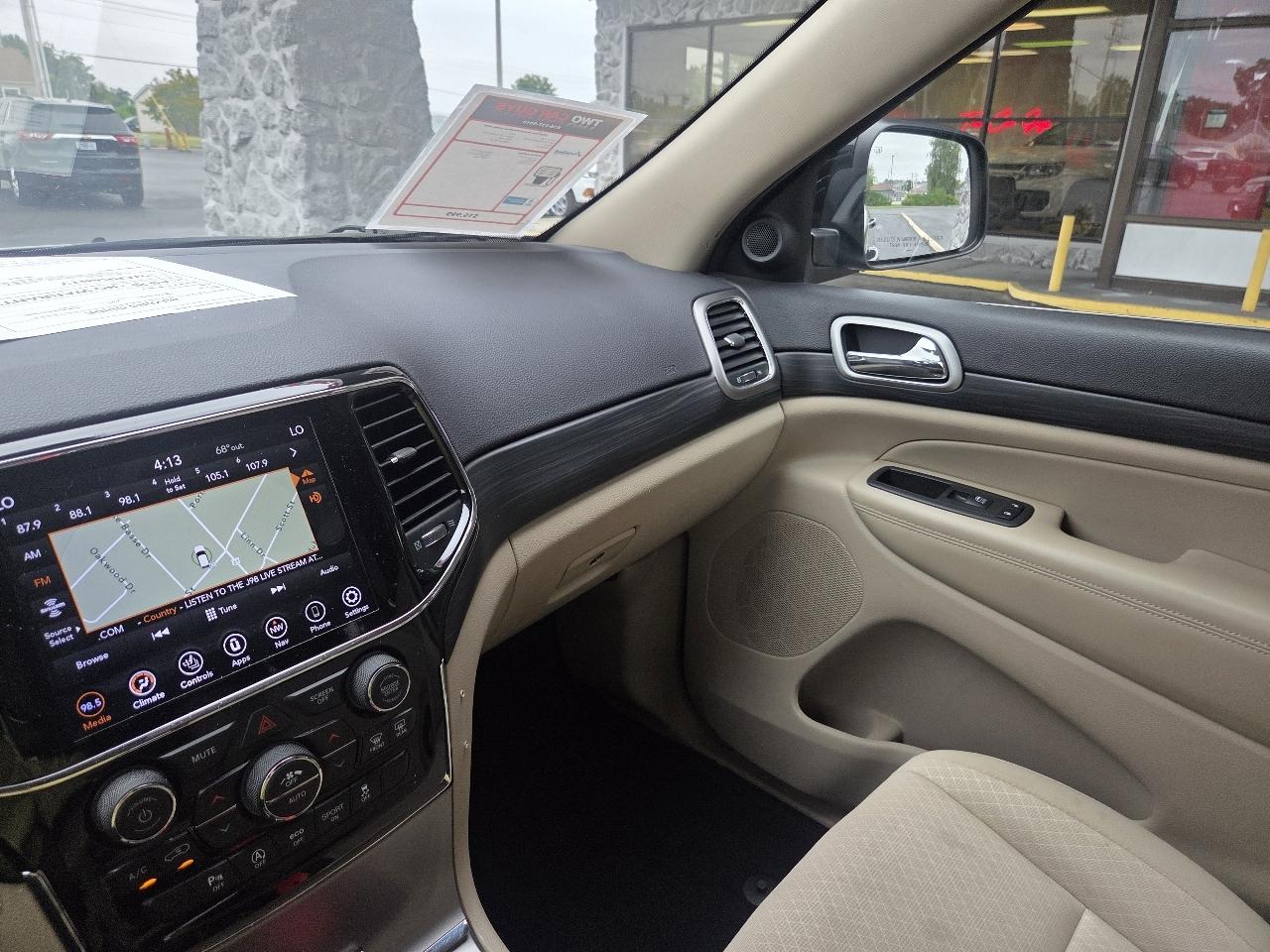 Jeep Grand Cherokee Laredo 4WD 2020