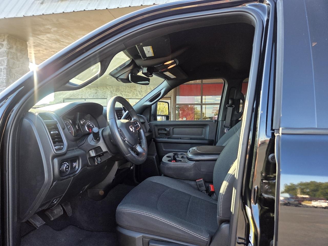 RAM 2500 Tradesman Crew Cab 4WD 2025