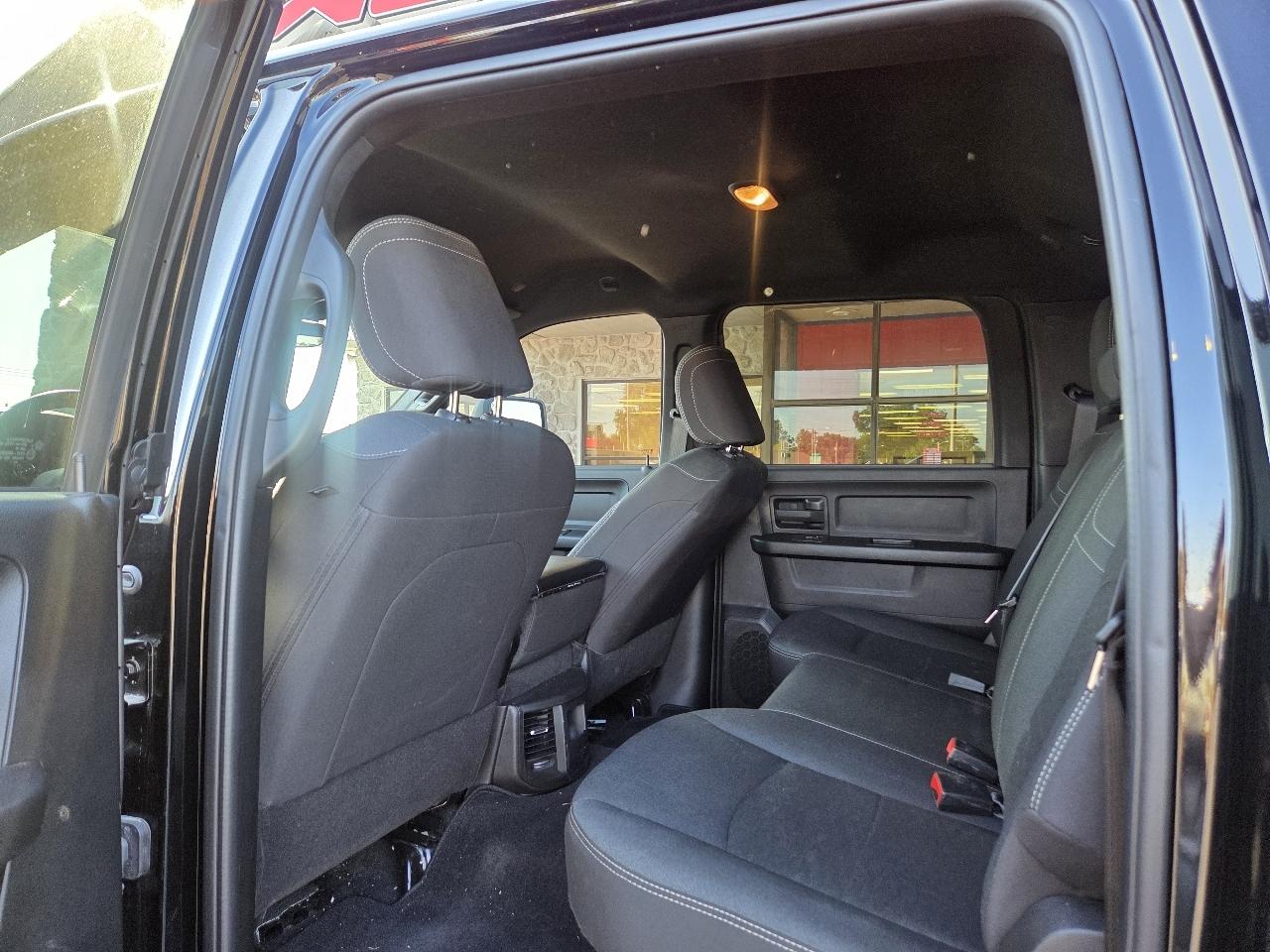 RAM 2500 Tradesman Crew Cab 4WD 2025