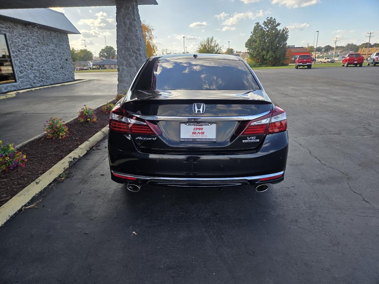 Honda Accord Touring V6 Sedan 6-Spd AT 2016