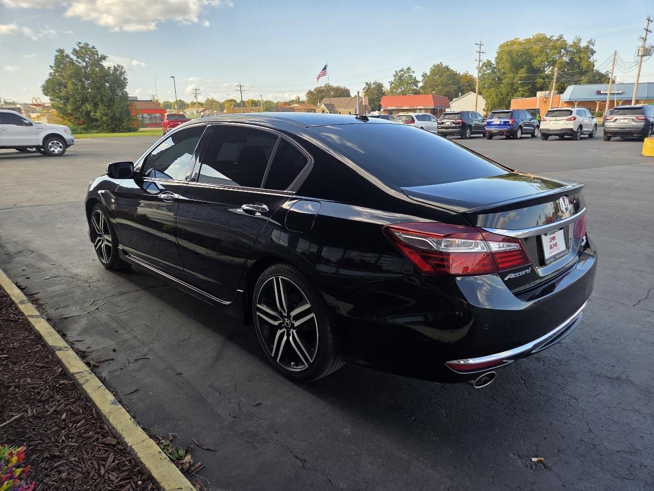 Honda Accord Touring V6 Sedan 6-Spd AT 2016