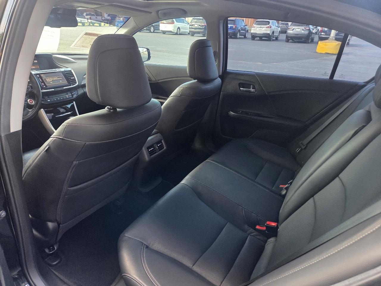 Honda Accord Touring V6 Sedan 6-Spd AT 2016