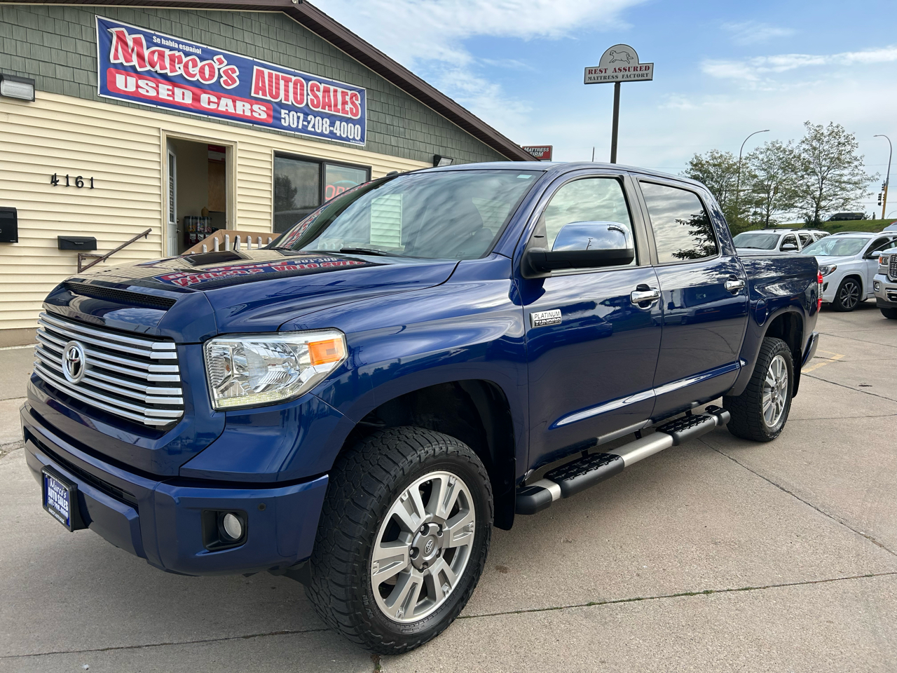 2014 Toyota Tundra CrewMax 5.7L FFV V8 6-Spd AT Platinum (Natl)