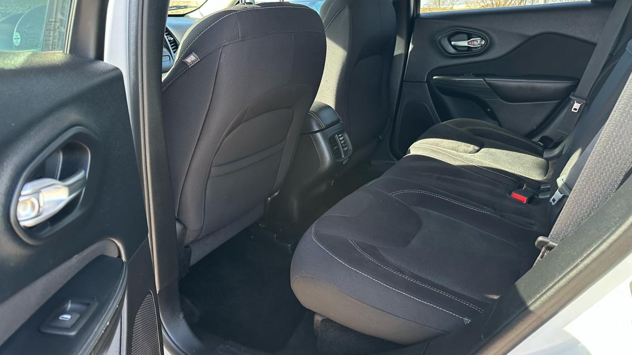 Jeep Cherokee 4WD 4dr Altitude *Ltd Avail* 2016