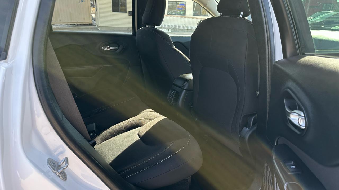 Jeep Cherokee 4WD 4dr Altitude *Ltd Avail* 2016