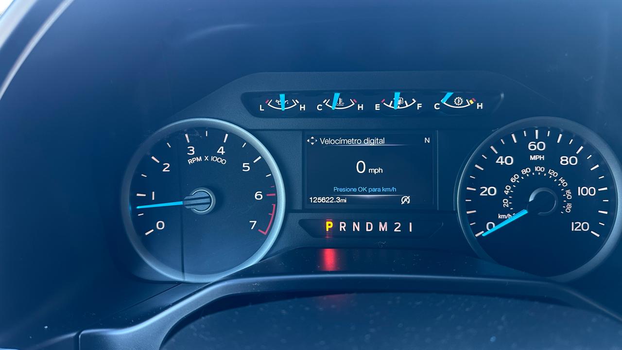 Ford F-150 XLT SuperCab Short Bed 4WD 2016