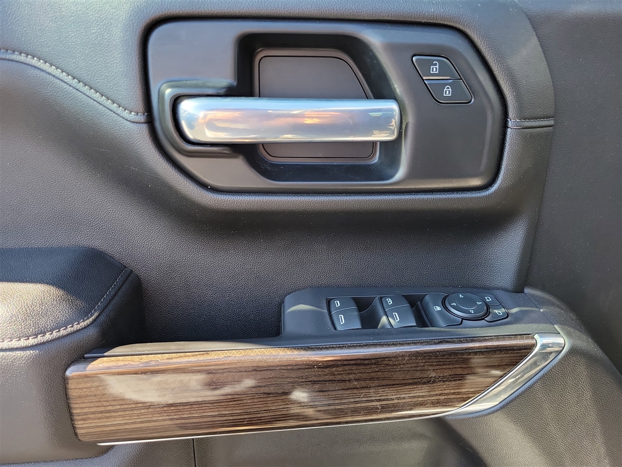 Chevrolet Silverado 1500 LT Crew Cab 2WD 2021