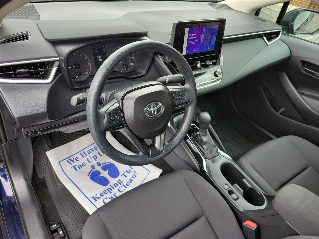 Toyota Corolla LE 2024