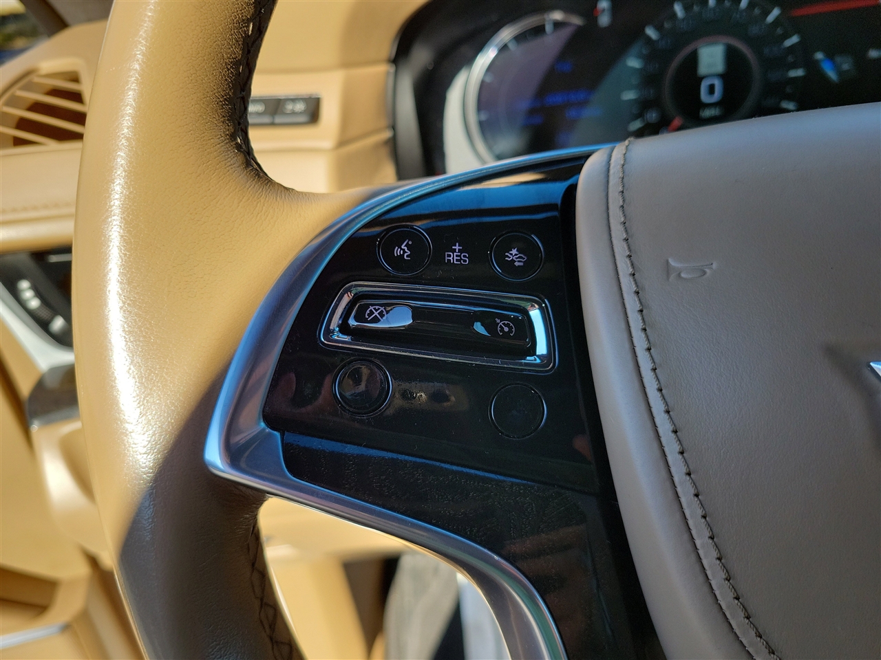 Cadillac Escalade Platinum 2WD 2020