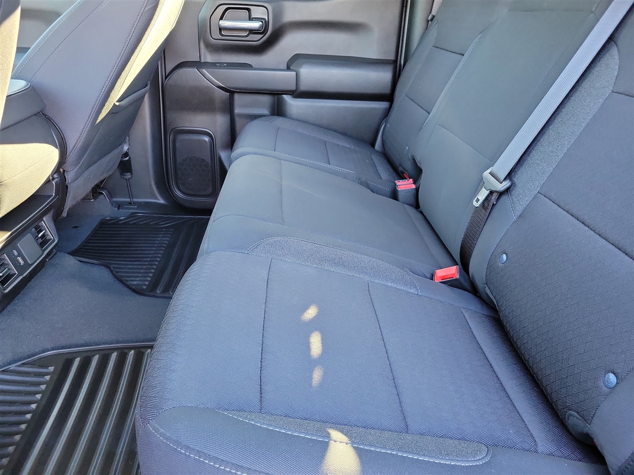 Chevrolet Silverado 1500 Custom Crew Cab 4WD 2024