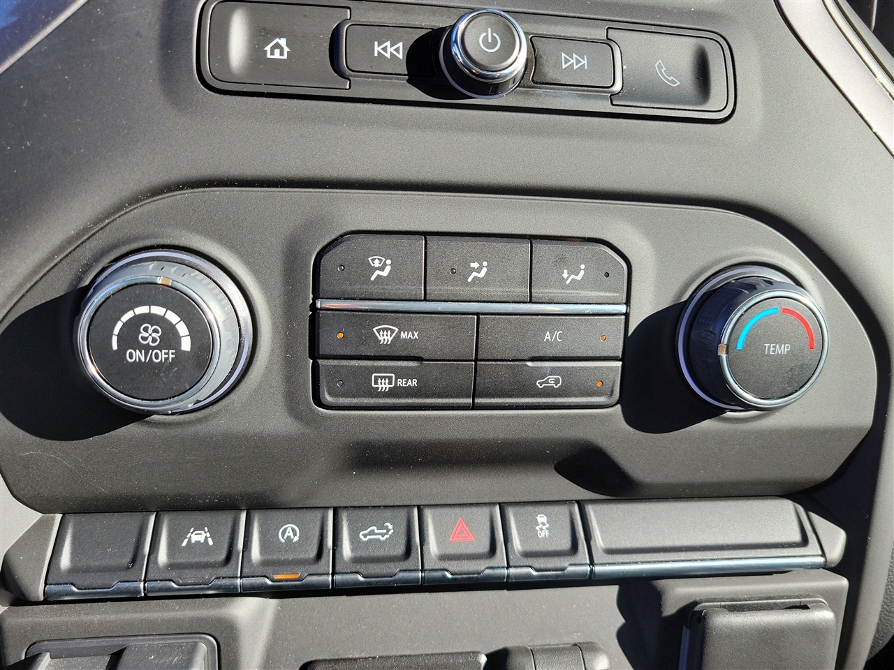 Chevrolet Silverado 1500 Custom Crew Cab 4WD 2024