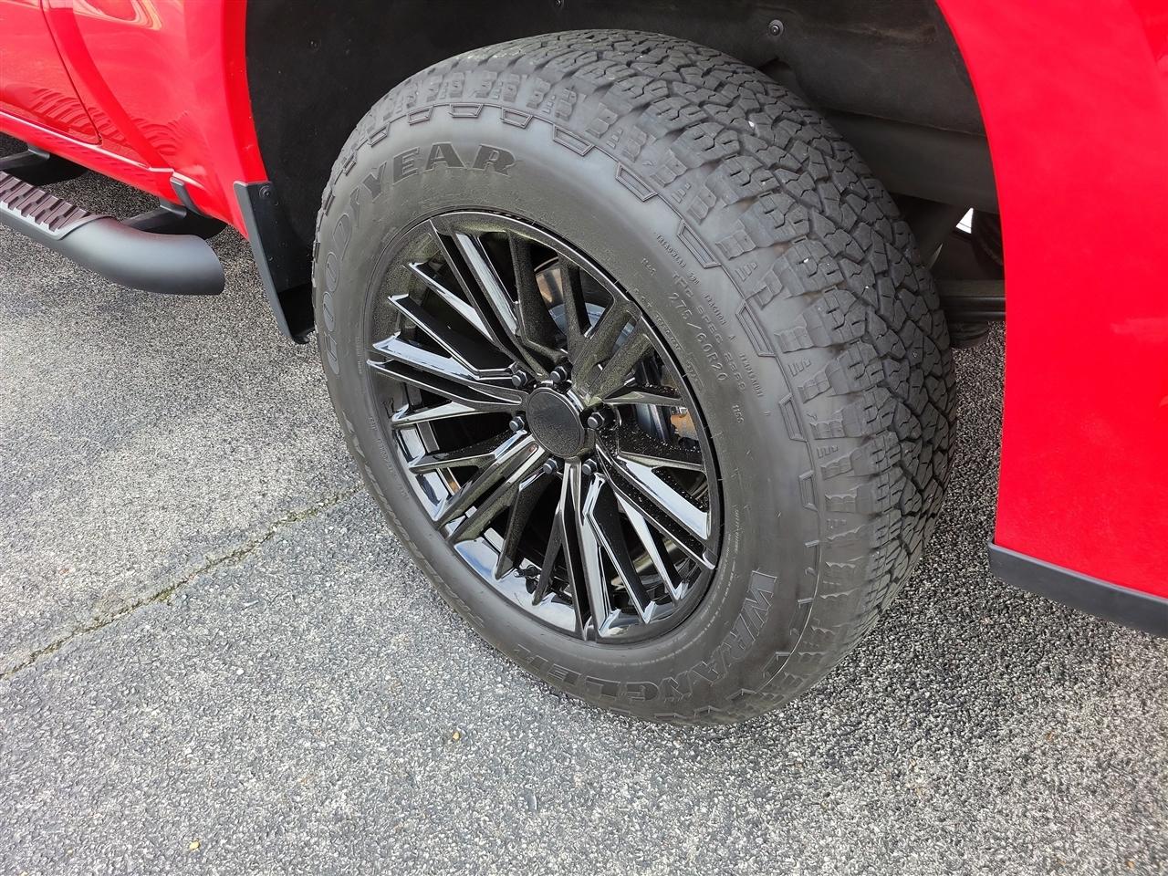 Chevrolet Silverado 1500 Custom Crew Cab 4WD 2024