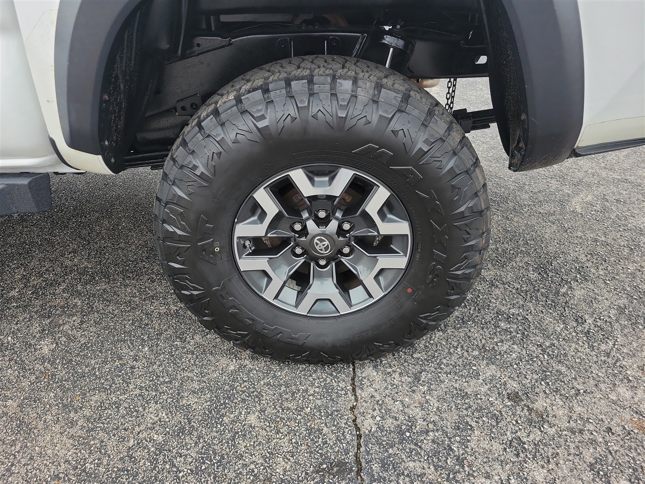 Toyota Tacoma SR5 Double Cab Long Bed V6 6AT 2WD 2017